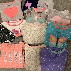 10 pairs of Carter’s 18 month pajamas
